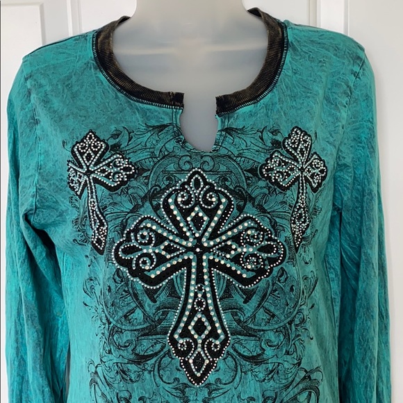 Vocal Embellished Cross Long Sleeve T - Picture 4 of 12